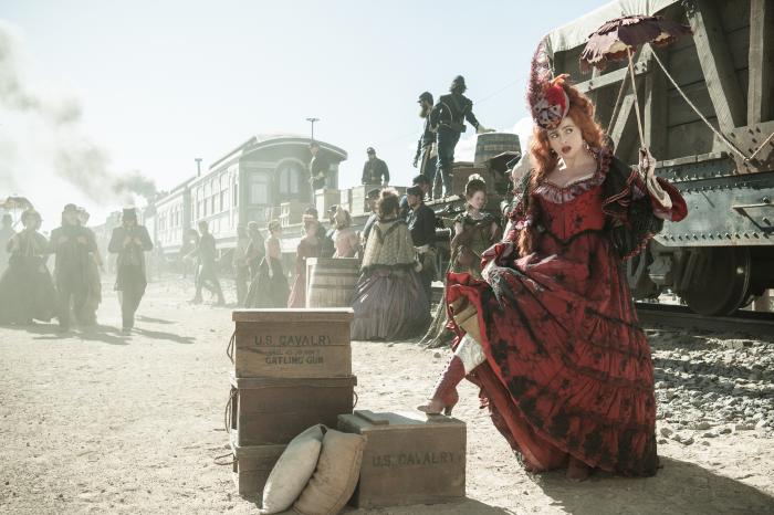 هلنا بونهام کارتر در صحنه فیلم سینمایی رنجر تنها