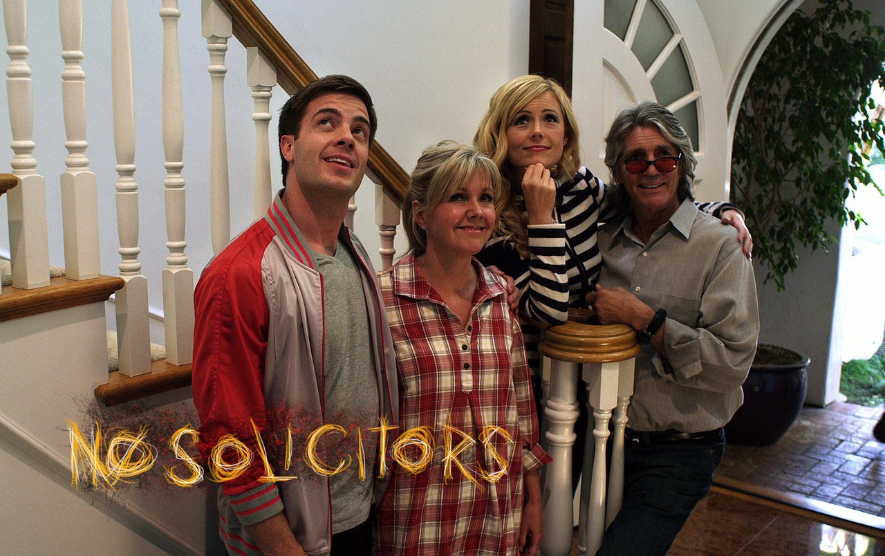 Jason Maxim در صحنه فیلم سینمایی No Solicitors به همراه Beverly Randolph، اریک رابرتز و Kim Poirier
