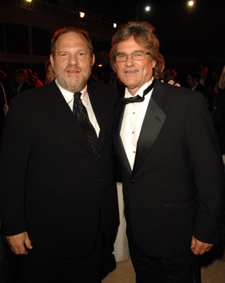 Harvey Weinstein در صحنه فیلم سینمایی ضد مرگ به همراه کرت راسل