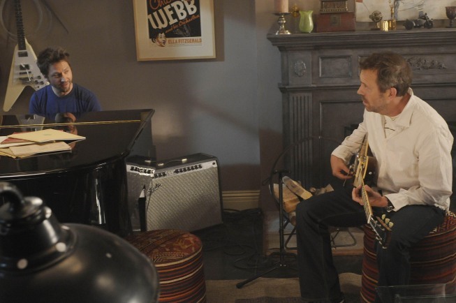 Michael Weston در صحنه سریال تلویزیونی دکتر هاوس به همراه Hugh Laurie