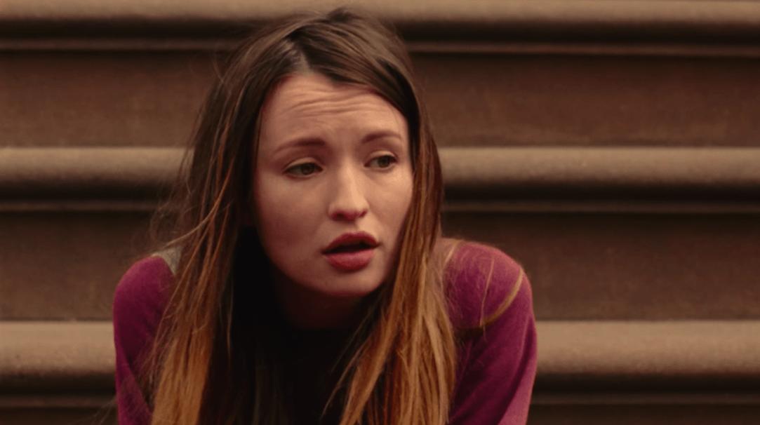 Emily Browning در صحنه فیلم سینمایی Golden Exits