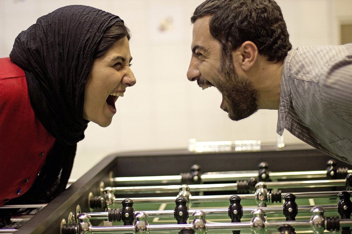 باران کوثری در صحنه فیلم سینمایی عصبانی نیستم به همراه نوید محمدزاده