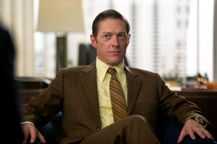 Kevin Rahm در صحنه سریال تلویزیونی مردان مد