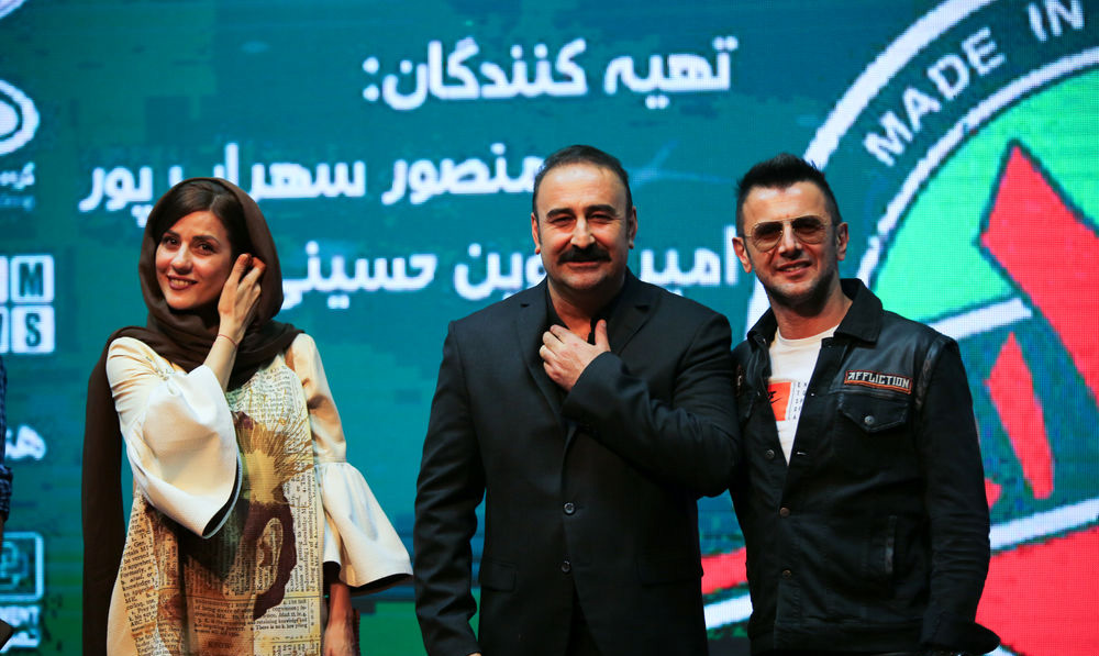 مهران احمدی در صحنه سریال تلویزیونی ساخت ایران 2 به همراه امین حیایی