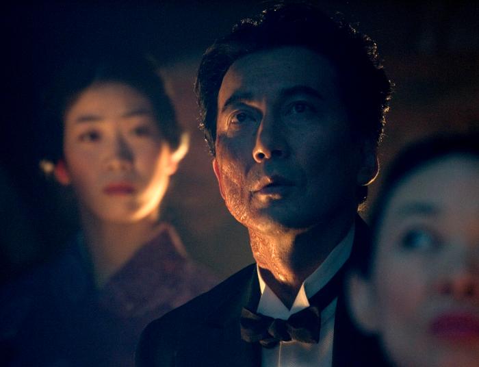 کوجی یاکوشو در صحنه فیلم سینمایی خاطرات یک گِیشا