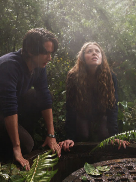 Margarita Levieva در صحنه فیلم سینمایی The Invisible به همراه جاستین چتوین