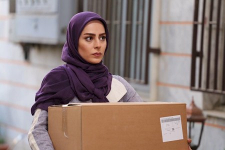 سمانه پاکدل در صحنه سریال تلویزیونی همسایه‌ها