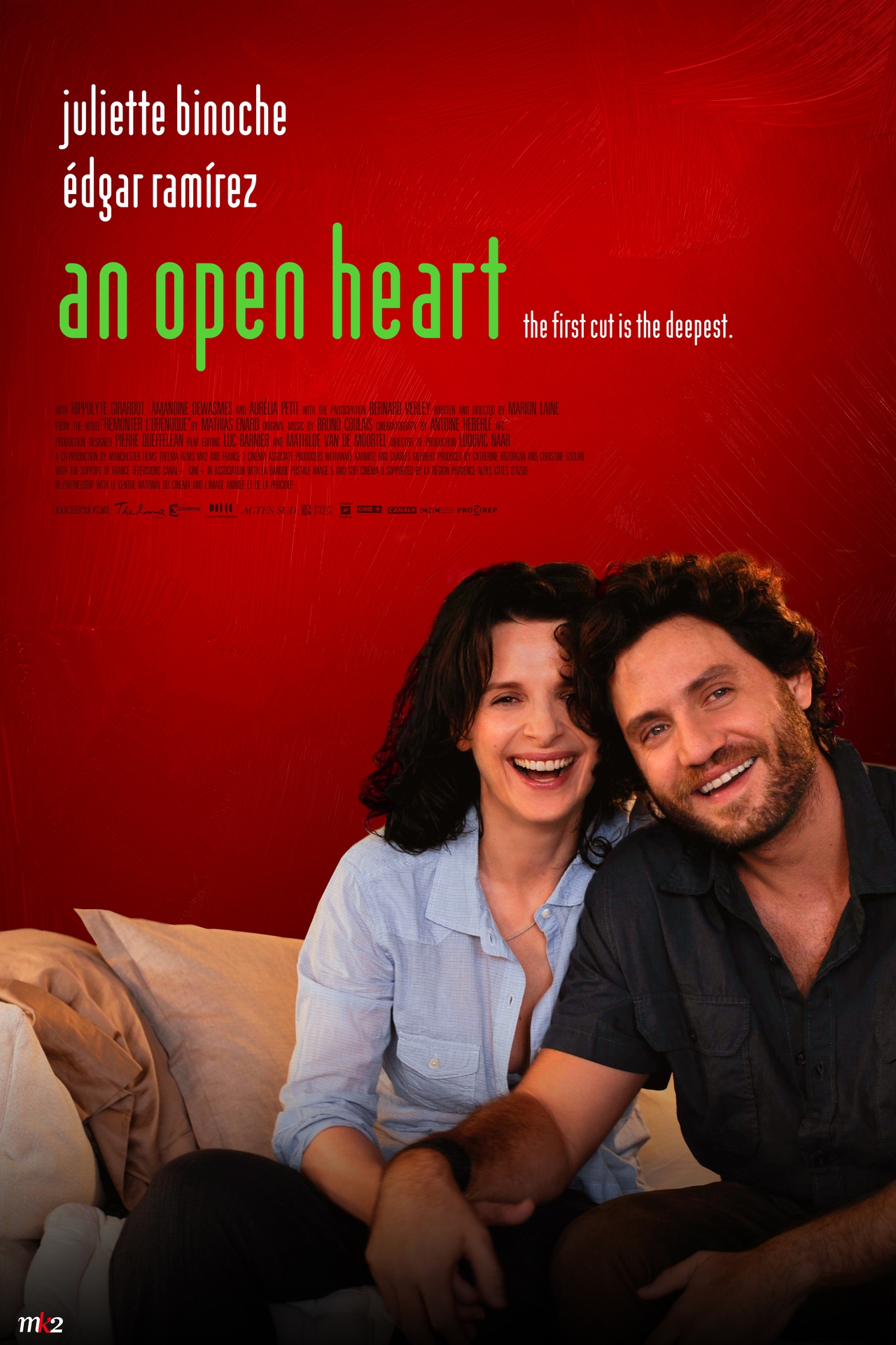 ژولیت بینوش در صحنه فیلم سینمایی An Open Heart به همراه ادگار رامیرز