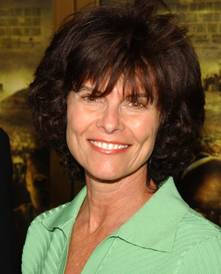 Adrienne Barbeau در صحنه فیلم سینمایی سرزمین مرده ها