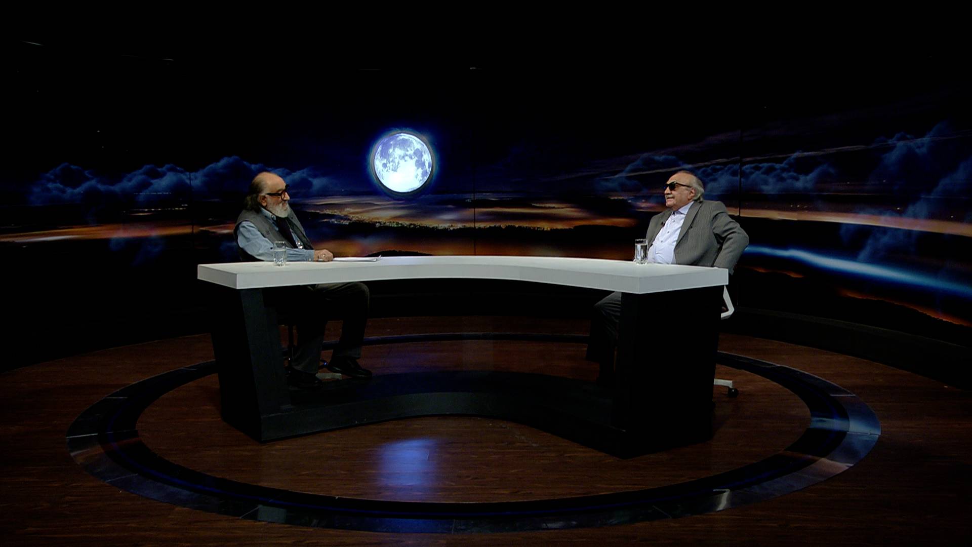  برنامه تلویزیونی مفاخر ایران به کارگردانی ندارد