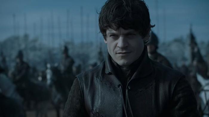 Iwan Rheon در صحنه سریال تلویزیونی بازی تاج و تخت