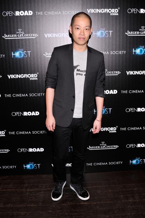 Jason Wu در صحنه فیلم سینمایی میزبان