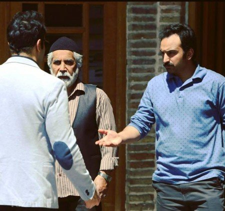 قدرت‌الله صالحی در پشت صحنه سریال تلویزیونی برادر به همراه کاوه خداشناس