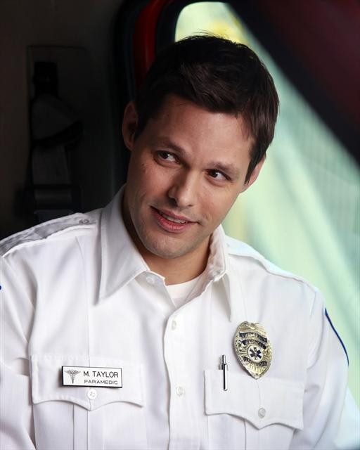 Justin Bruening در صحنه سریال تلویزیونی آناتومی گری