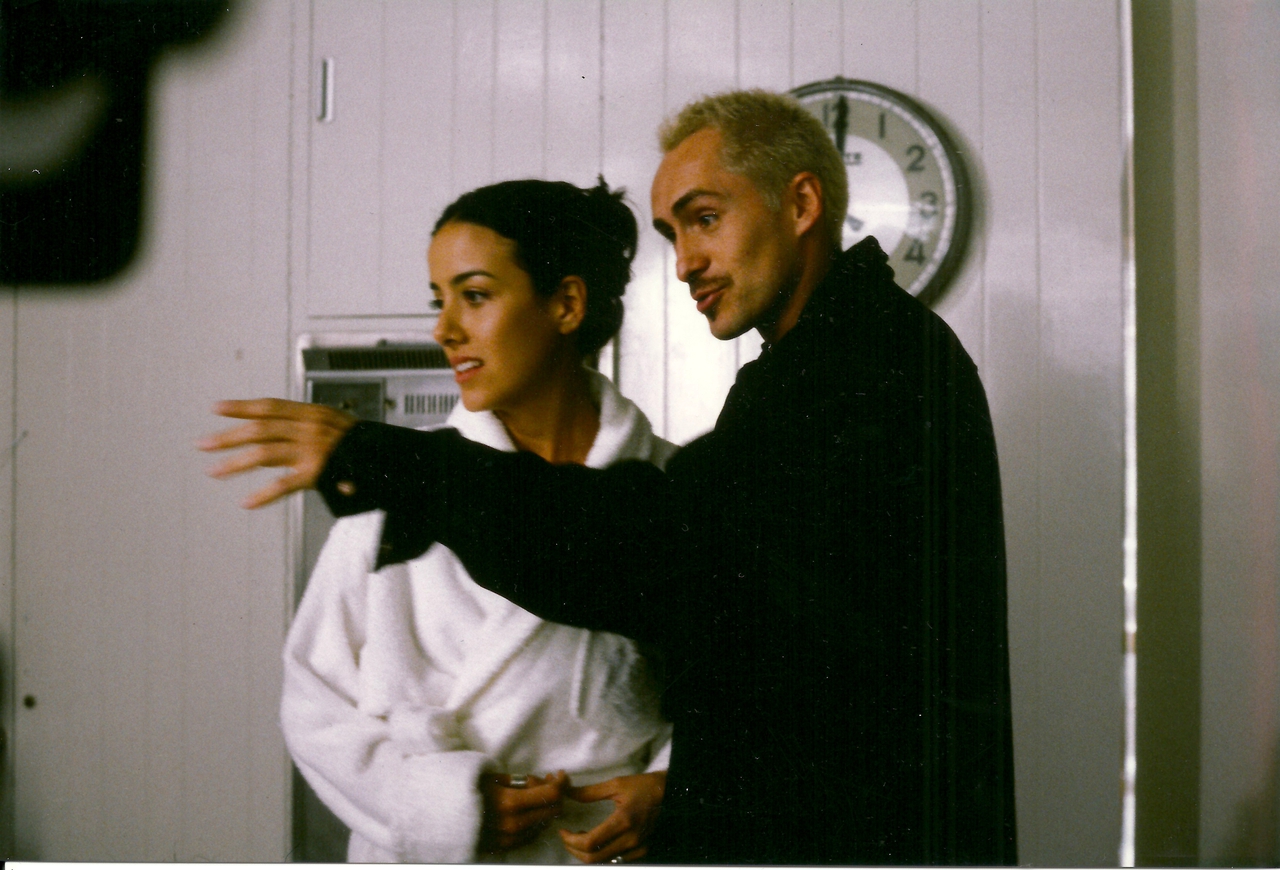 Cecilia Suárez در صحنه فیلم سینمایی Sexo, pudor y lágrimas به همراه دمیان بیچیر