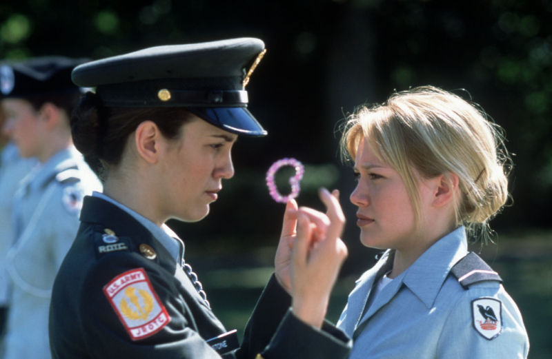 Christy Carlson Romano در صحنه فیلم سینمایی Cadet Kelly به همراه Hilary Duff