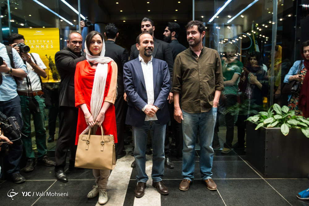 اصغر فرهادی در نشست خبری فیلم سینمایی فروشنده به همراه ترانه علیدوستی و سید‌شهاب حسینی