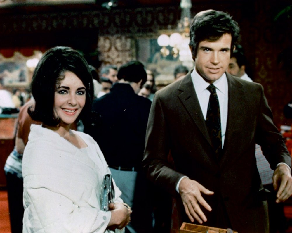 Warren Beatty در صحنه فیلم سینمایی The Only Game in Town به همراه Elizabeth Taylor