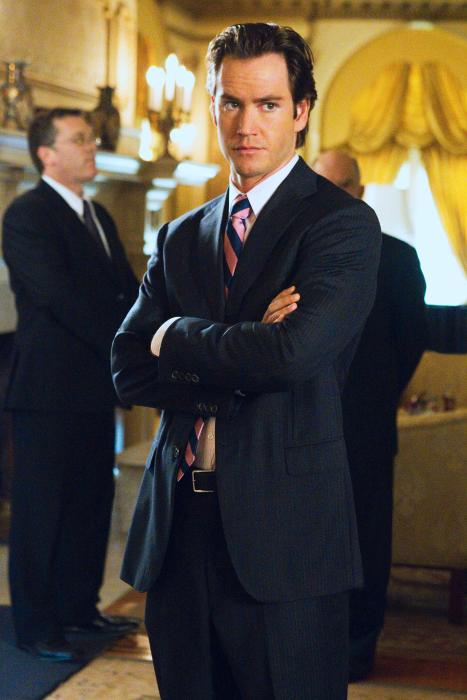 Mark-Paul Gosselaar در صحنه سریال تلویزیونی Rizzoli & Isles