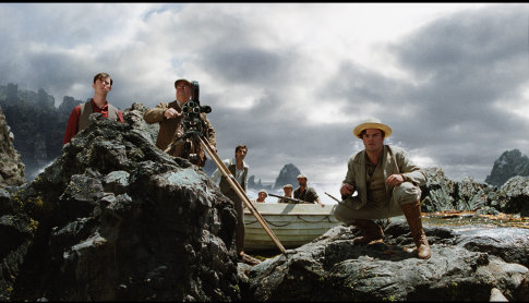 جان سامنر در صحنه فیلم سینمایی کینگ کونگ به همراه آدرین برودی، جک بلک و کالین هنکس