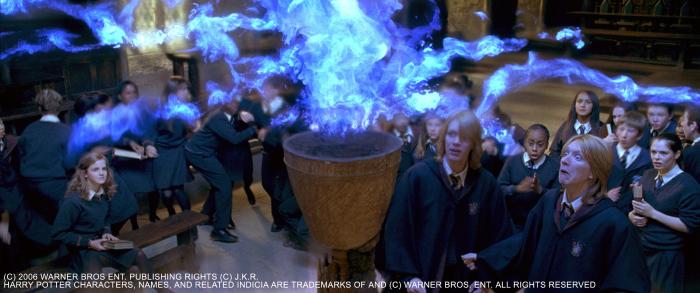 اولیور فلپس در صحنه فیلم سینمایی هری پاتر و جام آتش به همراه اما واتسون و جیمز فلپس