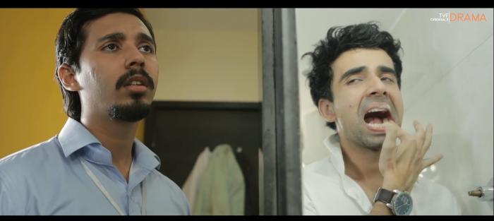 Naveen Kasturia در صحنه سریال تلویزیونی TVF Pitchers