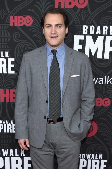 مایکل استلبرگ در صحنه سریال تلویزیونی امپراتوری بوردواک