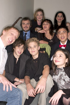 Mike White در صحنه فیلم سینمایی مدرسه راک به همراه Sarah Silverman، جک بلک، جون کیوسک، Miranda Cosgrove، Joey Gaydos Jr. و Kevin Alexander Clark