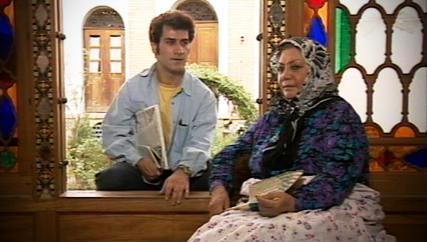 حمیده خیرآبادی در صحنه سریال تلویزیونی سمندون به همراه سیدناصر هاشمی