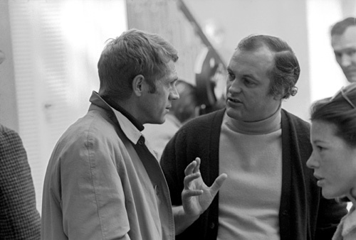 Peter Yates در صحنه فیلم سینمایی بولیت به همراه استیو مک کوئین