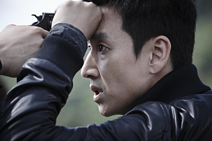 لی سون-کیون در صحنه فیلم سینمایی یک روز سخت