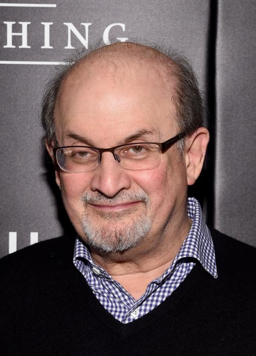 Salman Rushdie در صحنه فیلم سینمایی نظریه همه چیز