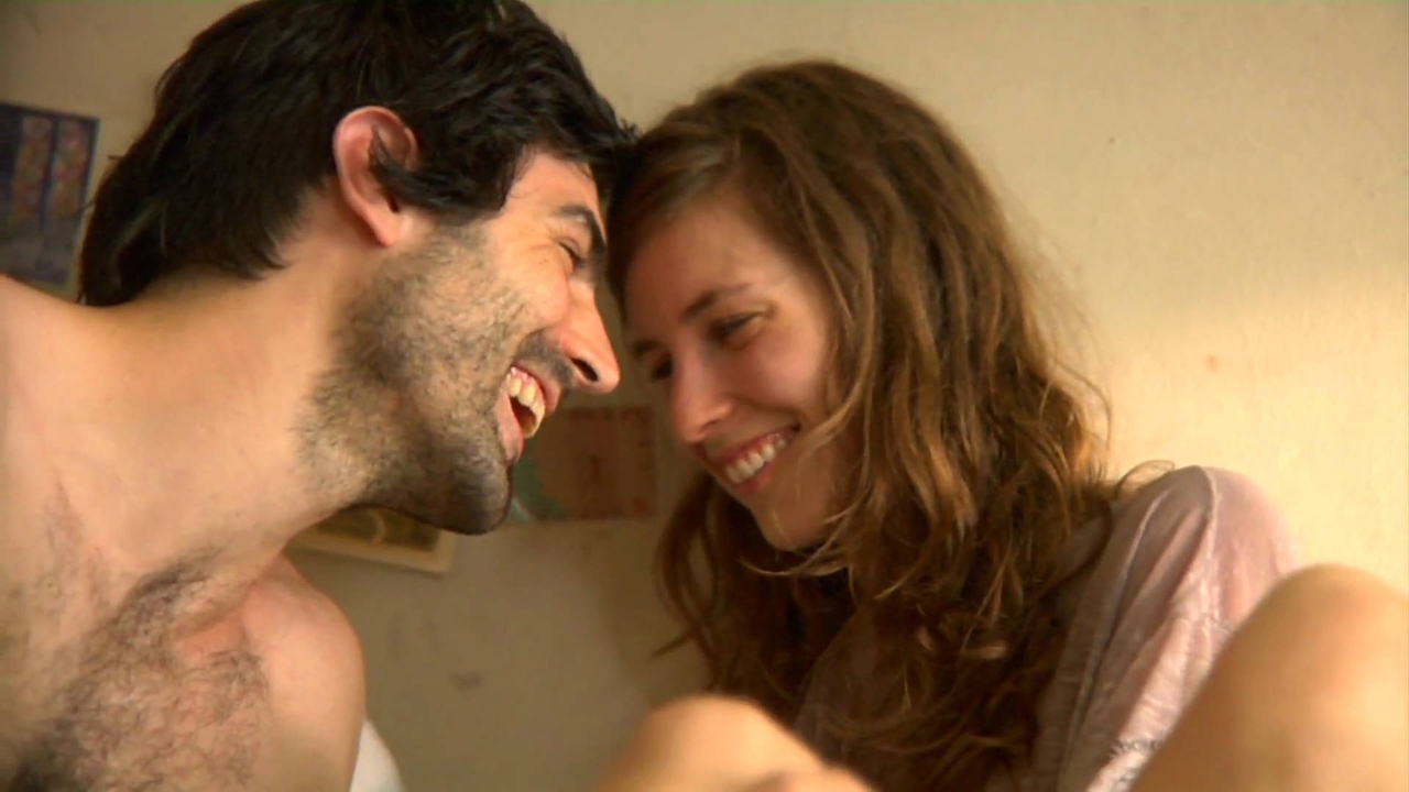 Sophia Takal در صحنه فیلم سینمایی Gabi on the Roof in July به همراه Louis Cancelmi