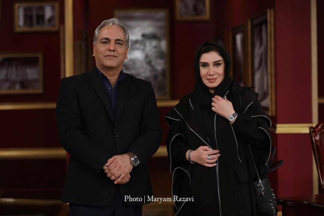 مهران مدیری در صحنه برنامه تلویزیونی دورهمی فصل چهارم به همراه نسیم ادبی