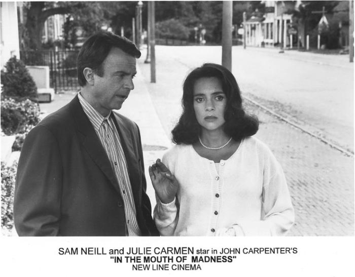 Julie Carmen در صحنه فیلم سینمایی در کام جنون (در مدخل دیوانگی) به همراه سام نیل