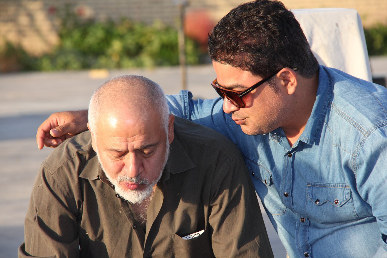 مجید مشیری در پشت صحنه سریال تلویزیونی مس به همراه رامین الماسی