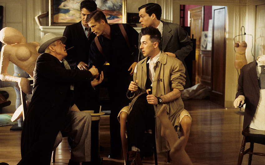 نیک نولتی در صحنه فیلم سینمایی Intimate Affairs به همراه Dermot Mulroney، John Light، تیل شوایگر و Alan Cumming
