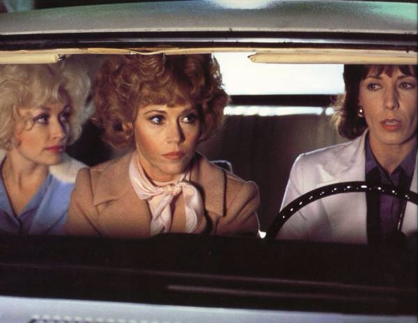  فیلم سینمایی 9 to 5 با حضور Lily Tomlin، دالی پارتن و Jane Fonda