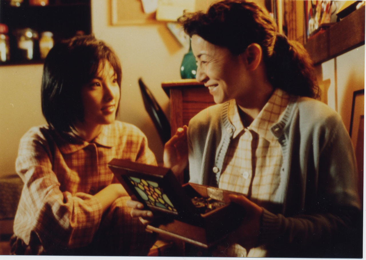 Mieko Harada در صحنه فیلم سینمایی First Love به همراه Rena Tanaka