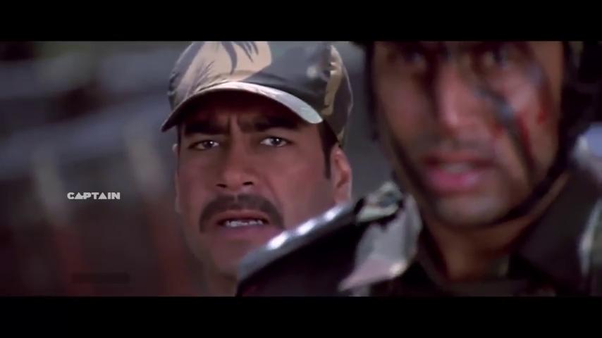 Ajay Devgn در صحنه فیلم سینمایی Zameen به همراه Abhishek Bachchan