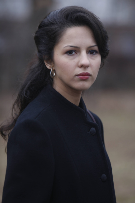 Annet Mahendru در صحنه سریال تلویزیونی آمریکایی  ها