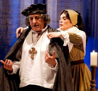  فیلم سینمایی مردی برای تمام فصول به کارگردانی بهمن فرمان‌آرا