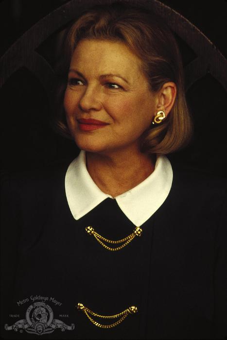 دایان ویست در صحنه فیلم سینمایی قفس پرنده