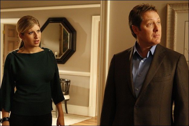 Tara Summers در صحنه سریال تلویزیونی قانون بوستون به همراه جیمز اسپیدر