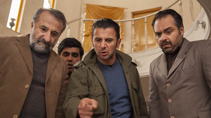 مهران رجبی در صحنه فیلم سینمایی ناردون به همراه امین حیایی، امیر نوری و شهرام قائدی