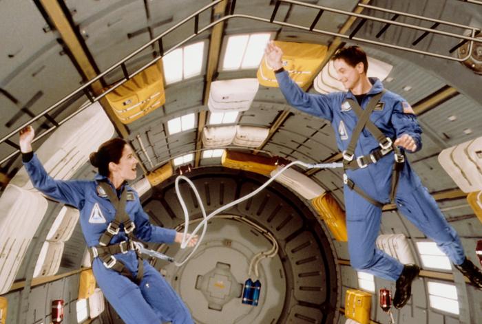 Kim Delaney در صحنه فیلم سینمایی ماموریت به مریخ به همراه گری سینایس