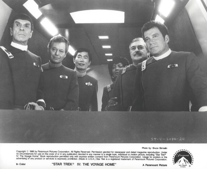  فیلم سینمایی پیشگامان فضا ۴: سفر به خانه با حضور لئونارد نیموی، William Shatner، DeForest Kelley، Nichelle Nichols، James Doohan و George Takei