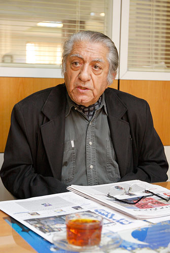 تصویری شخصی از عزت‌الله انتظامی، بازیگر و نویسنده سینما و تلویزیون