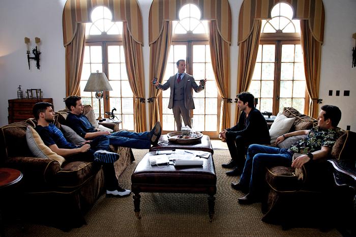 کوین دیلون در صحنه فیلم سینمایی دارودسته به همراه آدریان گرنیر، Jeremy Piven، Kevin Connolly و Jerry Ferrara