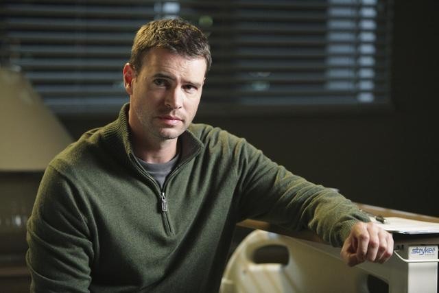 Scott Foley در صحنه سریال تلویزیونی آناتومی گری